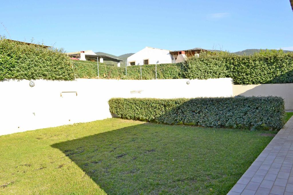 Gf Apartments La Vigna Badesi Exterior foto